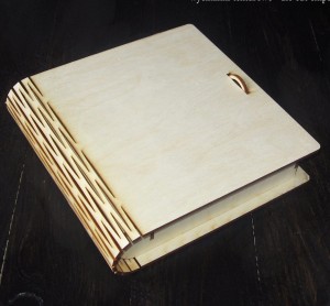 Pudełko na zdjęcia ze sklejki