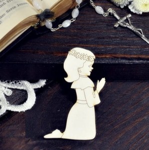 Tekturka Dziewczynka klęcząca w albie