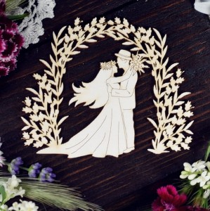 Tekturka Para Młoda w kwiatowym łuku