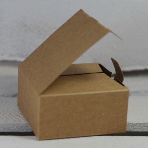 Pudelko_na_upominki_kwadratowe_-_kraft02.jpg