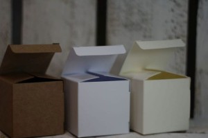 pudełko na upominki małe 5 x 5 kraft