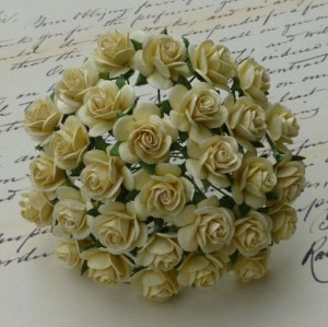 Kwiat Róża 10mm Kremowy szt.10 